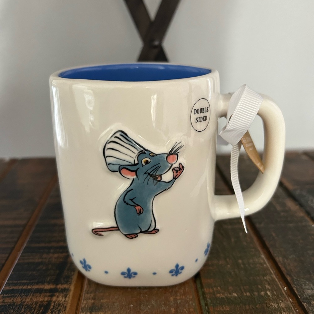Rae Dunn Disney Ratatouille Remy CHEF’S KISS Mug With Fluer-De-Lis Design NEW